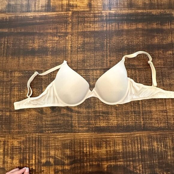 EUC- Pink by Victoria Secret T-Shirt Bra - Picture 3 of 4